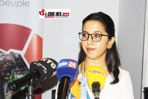Suhaylah PEERAULLEE, formatrice au sein de l'unité de renforcement des capacités d'Afro Barometer