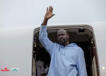 Mamadi Doumbouya, président de la République de Guinée en quittant Conakry ce lundi 03 août 2026