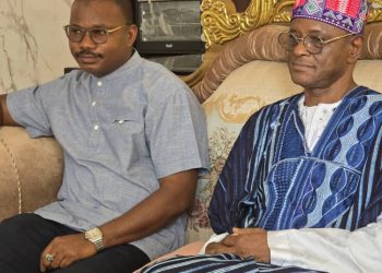 L'honorable Mamadou Oury Bah et l'honorable Dr Dansa Kourouma à la réception des Sages de la Coordination Haali Pular reçus par le Président de l'Assemblée nationale