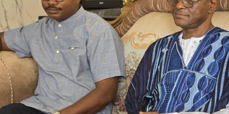 L'honorable Mamadou Oury Bah et l'honorable Dr Dansa Kourouma à la réception des Sages de la Coordination Haali Pular reçus par le Président de l'Assemblée nationale
