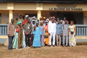 Électeurs et élus de Boké : les rencontres se multiplient, les engagements se précisent 40 La délégation parlementaire avec les habitants de Kafarandé