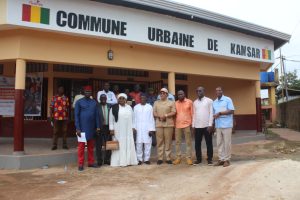 Électeurs et élus de Boké : les rencontres se multiplient, les engagements se précisent 4 La délégation parlementaire avec ses mandants de Kamsar