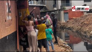Lambanyi : un fossé béant sème la terreur à Simbaya Escalier 2 Le fossé de tous les dangers à Simabaya Escalier