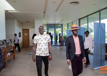 Sékou Jamal Pendessa, secrétaire général du Syndicat des Professionnels de la Presse de Guinée et son adjoint Abdoulaye Cissé