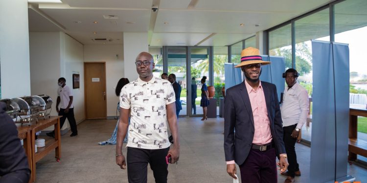 Sékou Jamal Pendessa, secrétaire général du Syndicat des Professionnels de la Presse de Guinée et son adjoint Abdoulaye Cissé
