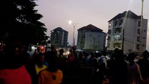 Conakry : deux corps retrouvés dans un véhicule, un sans-abri découvert mort à Matoto 2 Le corps de Alpha Oumar Diallo (SDF) transporté pour l'autopsie