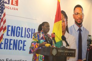 À Conakry, l’anglais érigé en passeport pour l’emploi et les études 16 La chargée d’affaires de l’ambassade des États-Unis en Guinée, Tiffany McGriff