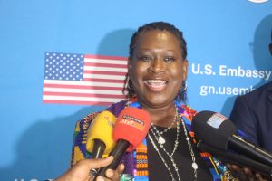 À Conakry, l’anglais érigé en passeport pour l’emploi et les études 18 La chargée d’affaires de l’ambassade des États-Unis en Guinée, Tiffany McGriff