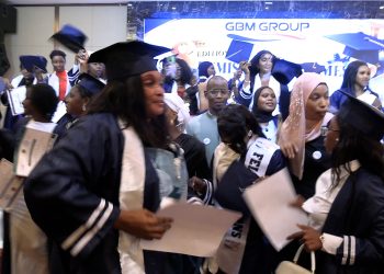 Global Business Marketing : plus de 2 000 Guinéens formés, une clé pour l’avenir 32 Des récipiendaires des attestations de fin de formation !