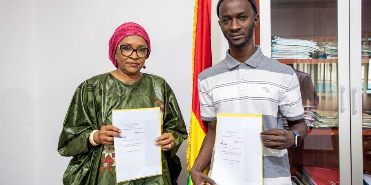 Pr Djénabou BARRY, Directrice Générale de l'ISIC de Kountia et Sally Bilaly SOW, co-fondateur et directeur de la publication de GuinéeCheck.org.